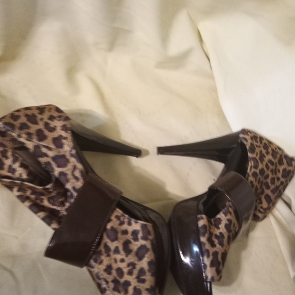 Slip on high heels size 10 Animal Print - Picture 6 of 8